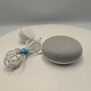 Google Nest Mini H2C Smart Home Speaker Chalk Grey Tested w Outlet Wall Mount